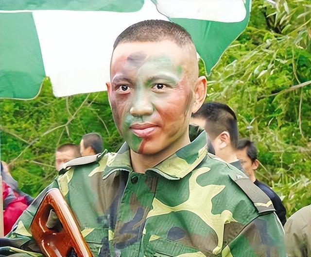 油头粉面就不要演军人了，让这7位男星告诉你，什么叫军人形象