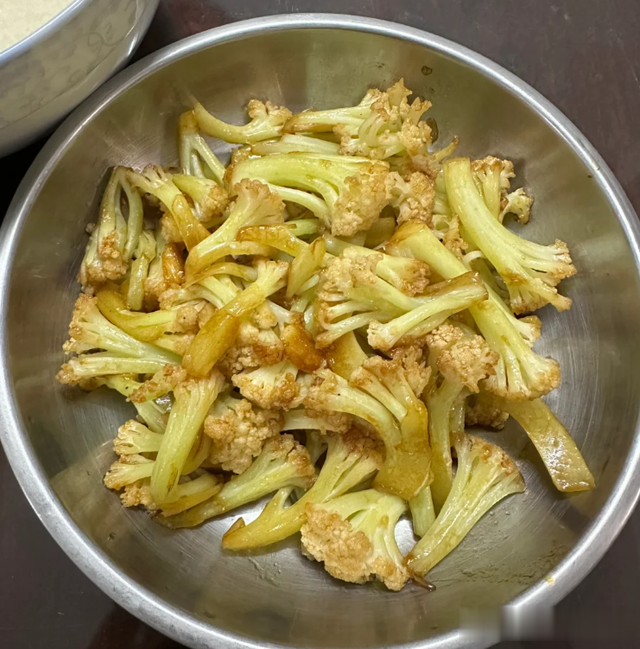 广东男子带女友回家，爸妈做了5道菜招待，第2天却被女友拉黑了