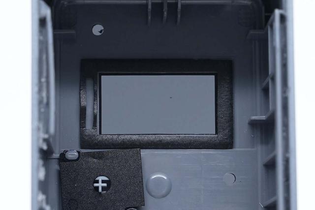 支持65W PD快充和120W小米快充，小米165W自帶線充電寶拆解