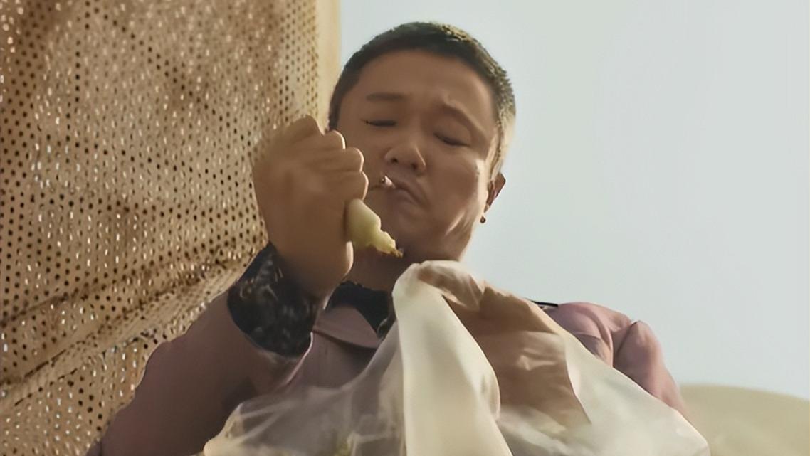 央视官宣《浴火之路》，本是冲赵丽颖肖央去的，却被46岁男二惊艳了