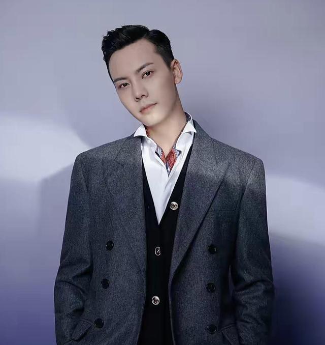 李易峰嫖娼影响大!杨幂出轨谣言被重提,冯小刚等众多男星也遭殃