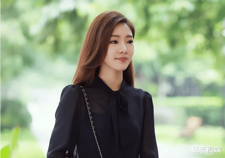 演员邓家佳:嫁圈外人10年婚姻和平分手,离婚5年事业爱情双丰收