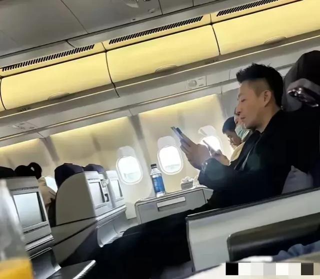 大S又可悲又可笑!汪小菲和妻子回北京过节,对孩子置之不理。