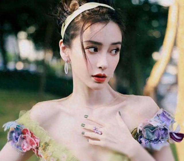 辛巴的一声“滚”,彻底戳穿了杨颖的惨淡结局:难怪她不敢生气!