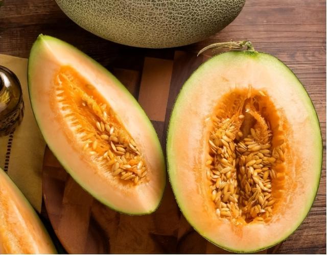 上了60岁要远离香蕉？医生：不想坐救护车，3种水果别随便进嘴