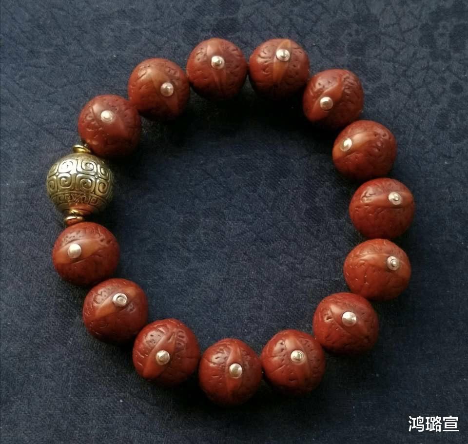 盘个串还得看属相？别闹了！