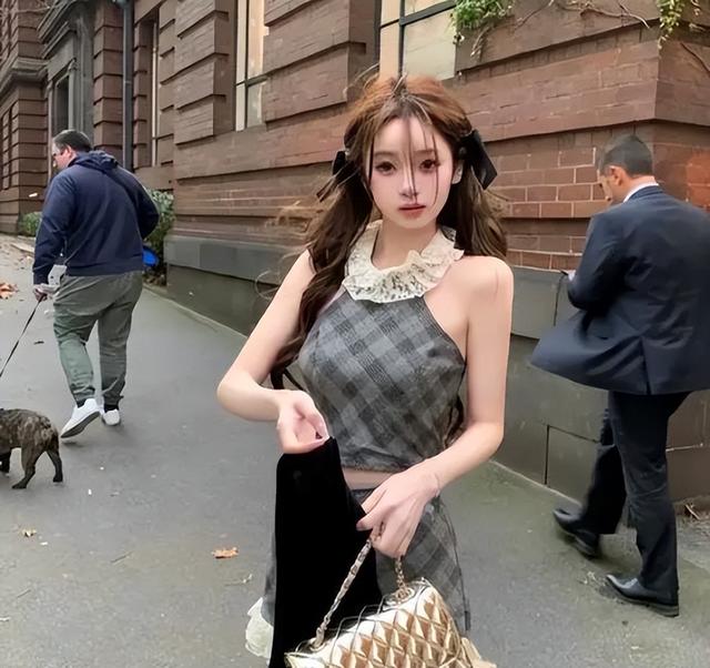 懒懒宣誓主权!网红懒懒成功入住王思聪豪宅,称是对方的开心果