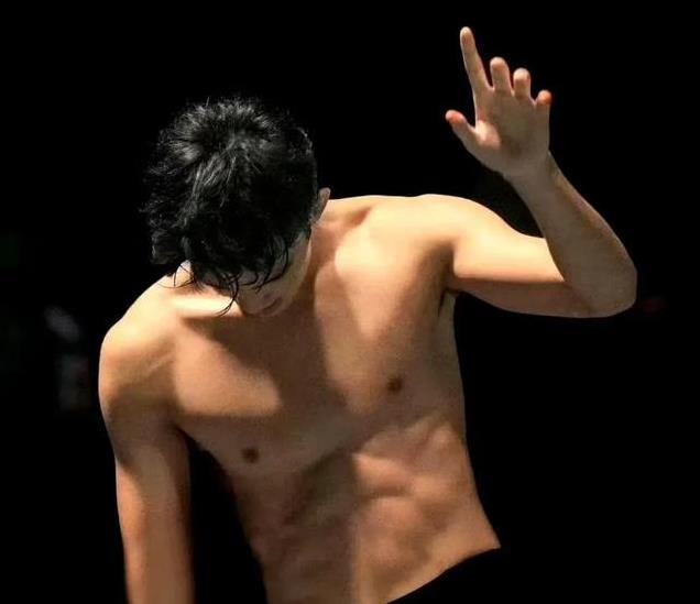 平心而论,内娱真正的绝色美男只有12位,他们酷帅雅痞,清新性感