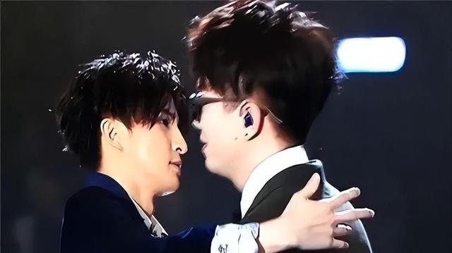 一部代表作都没有,却高高在上当评委小丑闹剧何时才能停止?