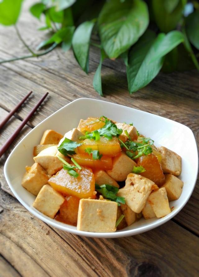 “8月吃一瓜，中药不用抓”，一养肾，二清热，三祛湿，鲜嫩营养