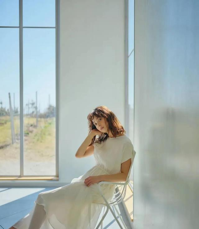 佐佐木希,30多轻熟风韵,却清纯依然,不愧日本初代美冠女神