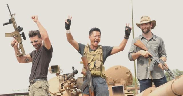 因眼红吴京,嘎子哥花巨资翻拍《战狼2》,上映后成全网笑柄