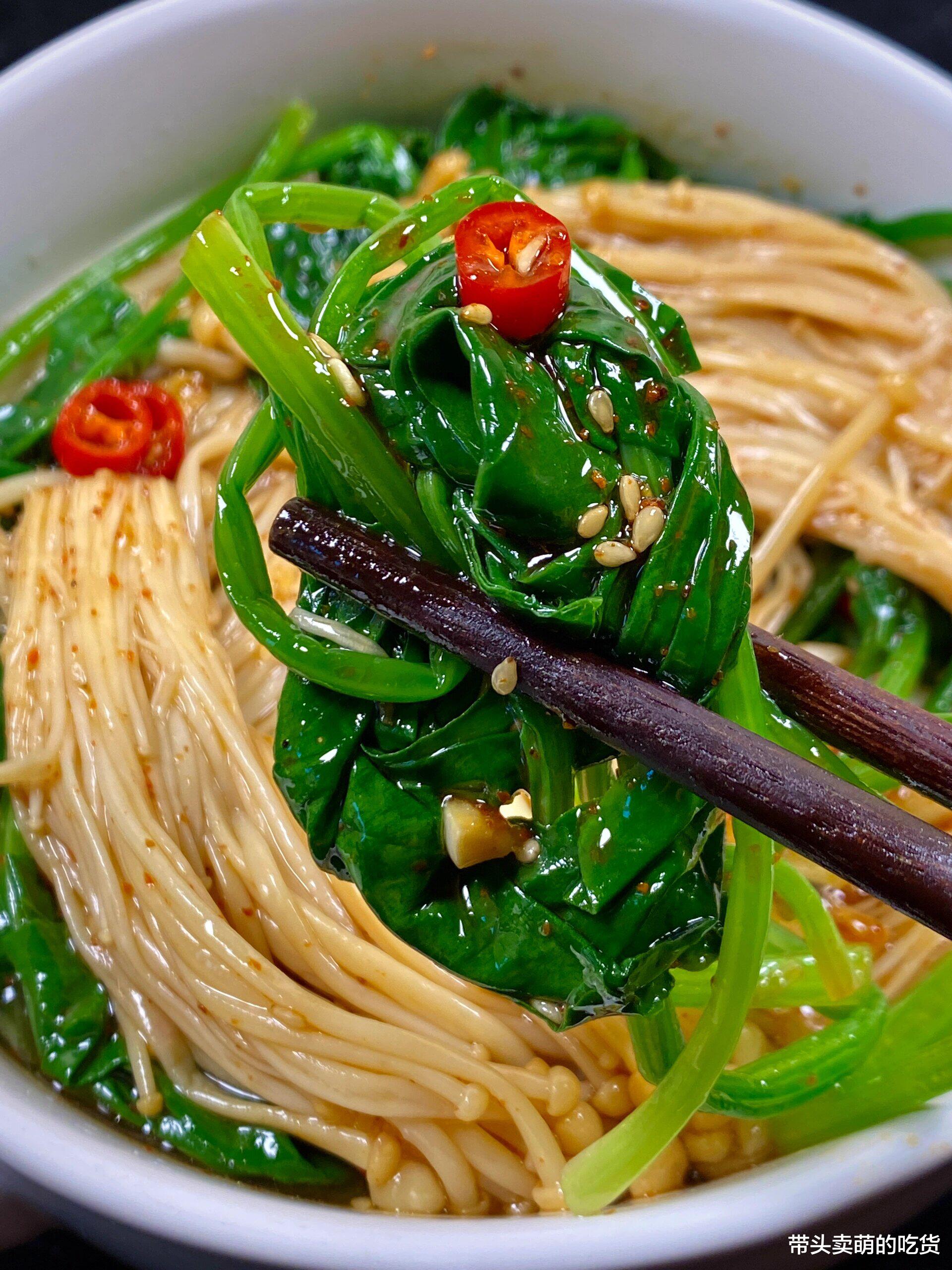 夏天可以不吃肉但不能没这3道凉拌菜,酸酸辣辣爽口解腻,老香了