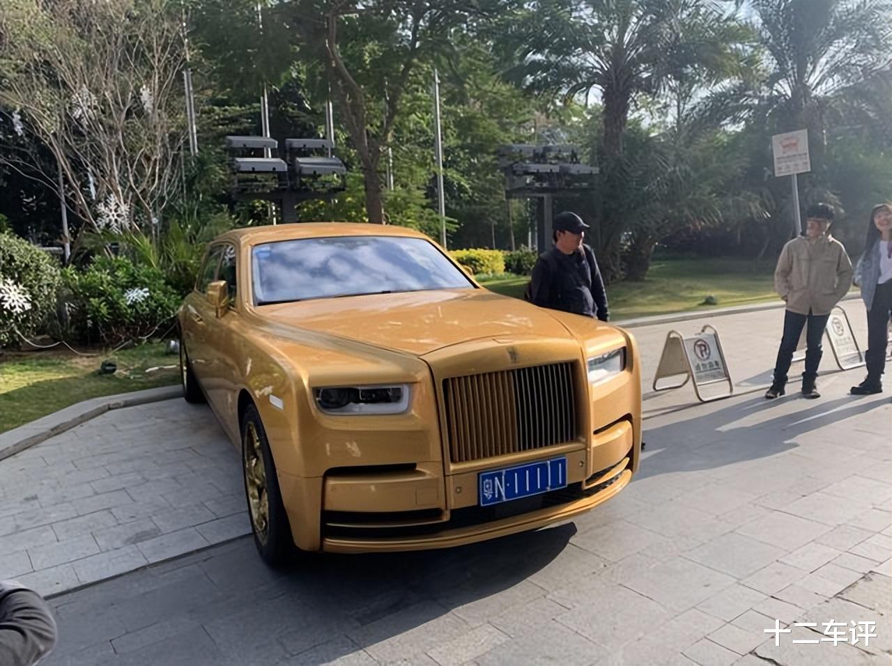 为啥劳斯莱斯轮胎值30万？专家切开轮胎后点赞：卖30万还是保守了
