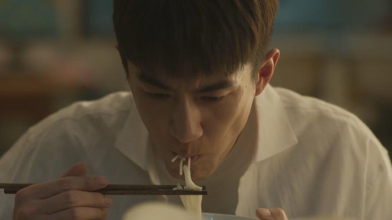 吃饭做作别硬演！《玫瑰的故事》林更新一出手，带来“教科书式”干饭