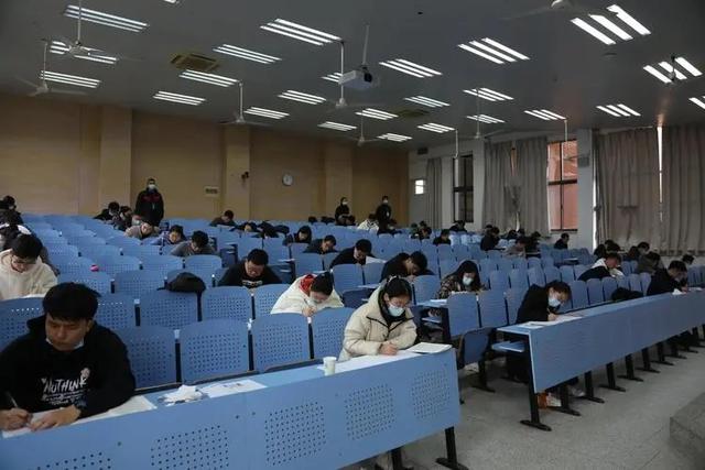 研究生分为“3个档次”,第三类上岸简单但含金量最低,你选哪个