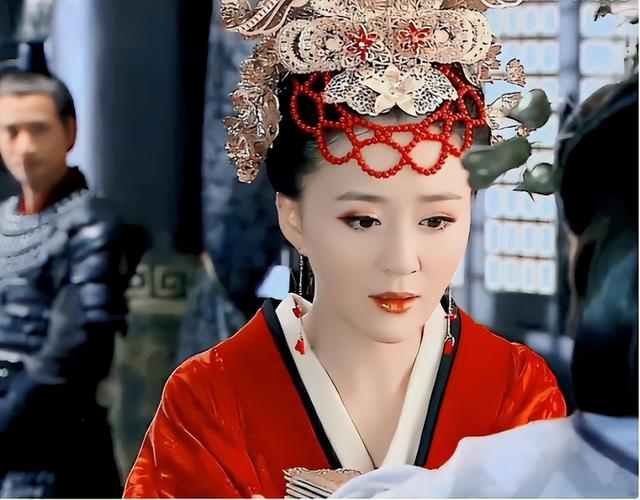 抗战剧中的整容脸，假鼻梁，尖下巴，锥子脸，是准备吓退鬼子吗