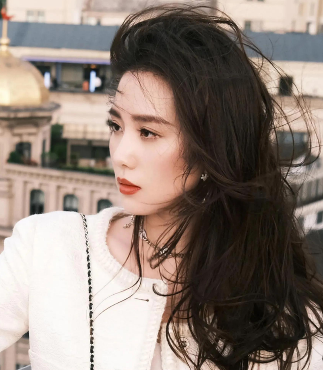 刘诗诗37岁生日,明星导演送祝福,黄渤的“好人论”又应验了