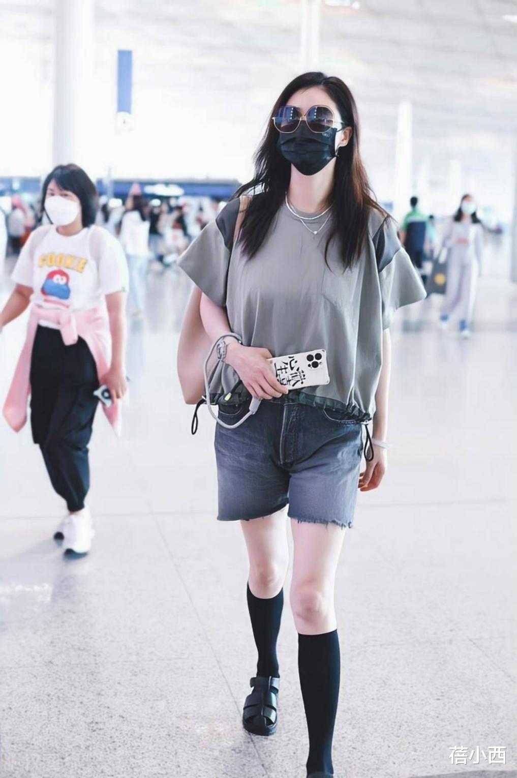 蒋欣减肥成功后,剪了新的齐刘海,让41岁的她美得如此惊艳、优雅