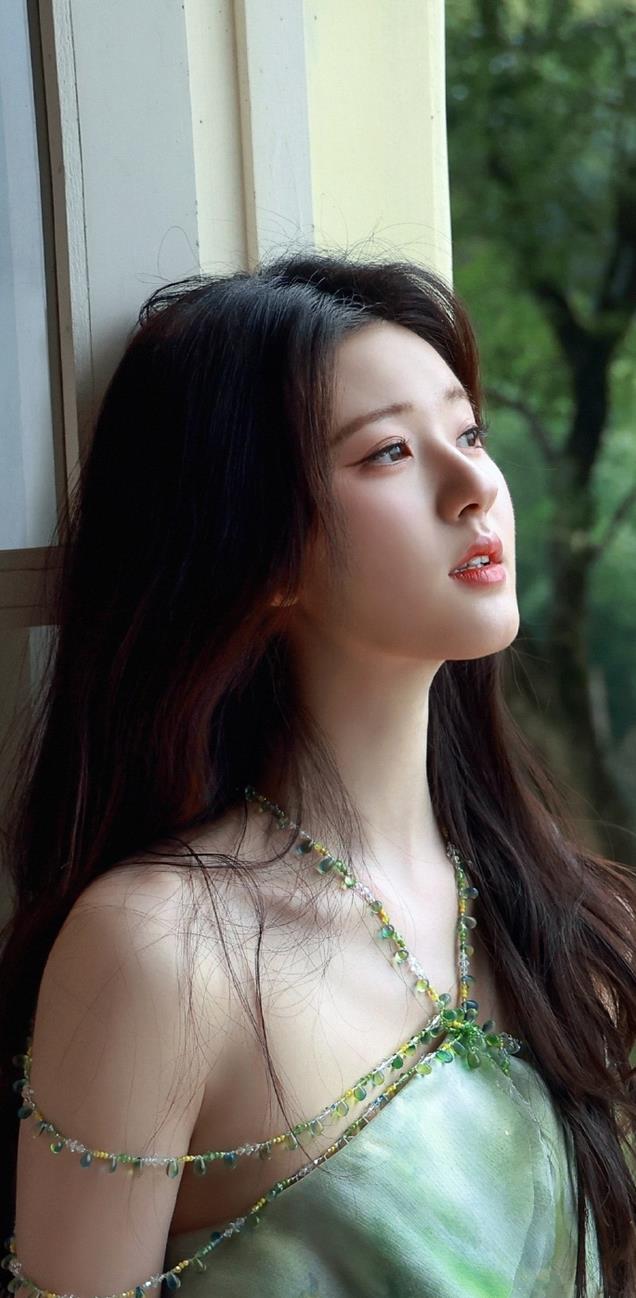 这一次,殴打赵露思扇嘴巴的“公司老板”,如今底裤快被扒光了