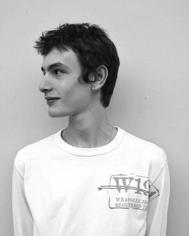 187cmYSL贵公子一夜爆火！网友：老公太多，都不知道先爱哪个