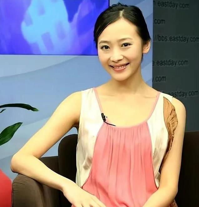 曲栅栅:嫁给落魄黄海波,凭《狂飙》走红,赚钱养家8年不离不弃