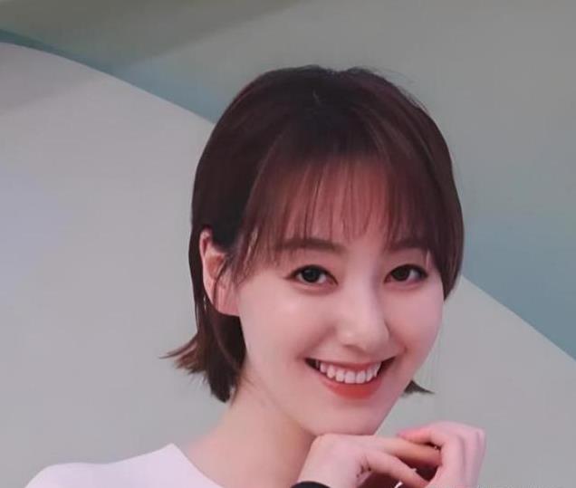 初婚刚官宣孩子满地跑?41岁王冠回应,老搭档小尼一句话说对了