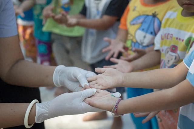手足口病已到高发期！孩子出现这些症状，请及时就医→