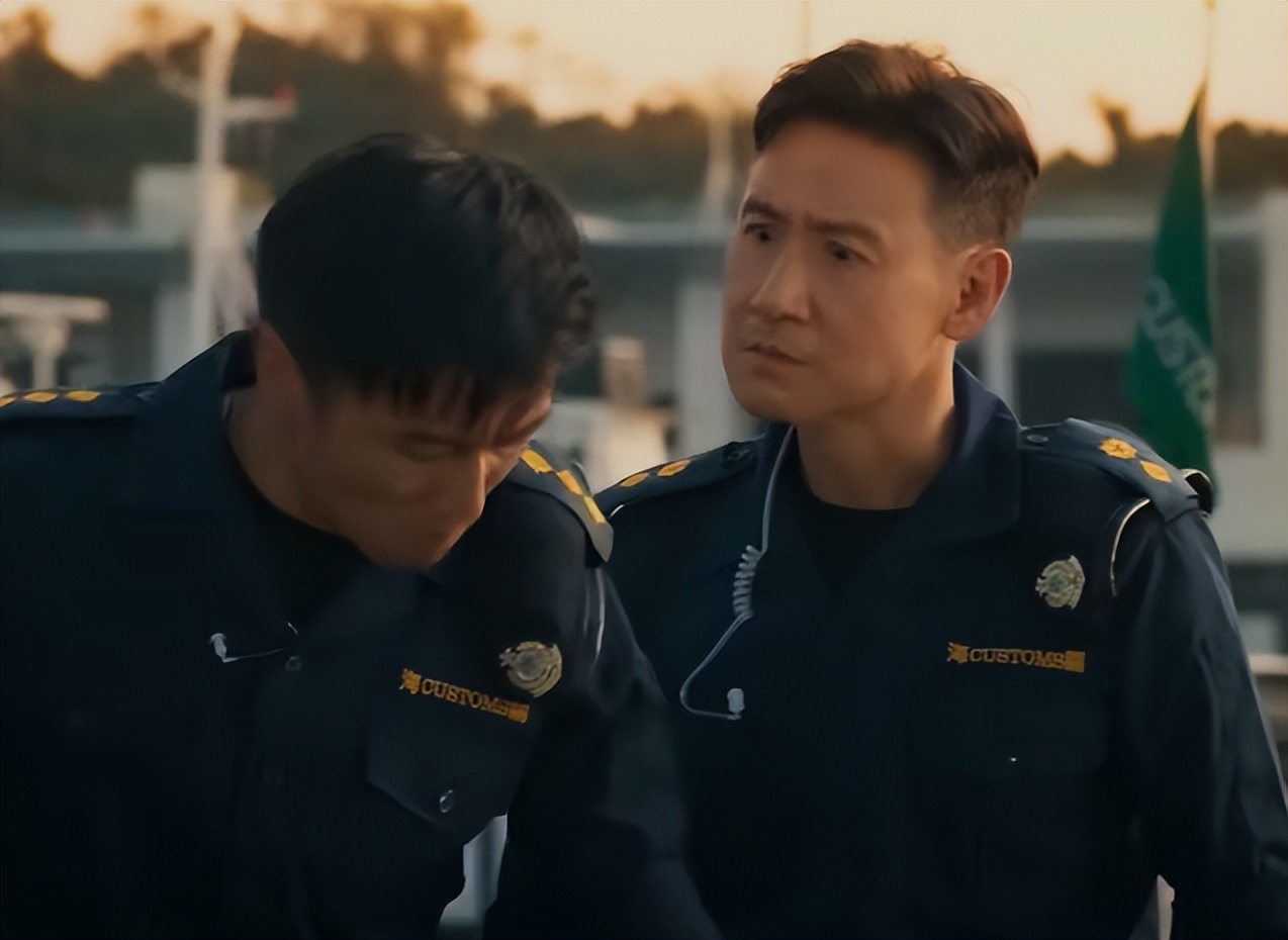 《海关战线》票房井喷,却被1万多人打差评,终于理解吴京这段话