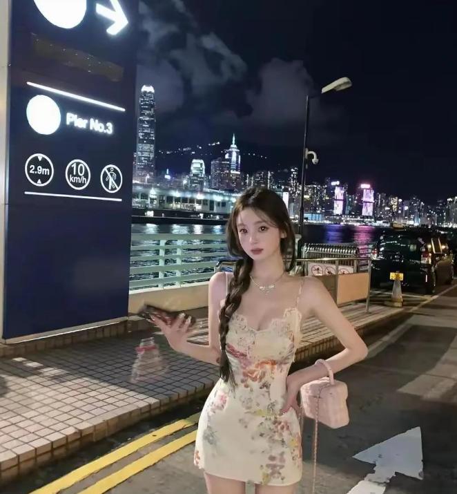 王思聪又换女友了?00后网红私照曝光,网友:这谁顶得住啊!