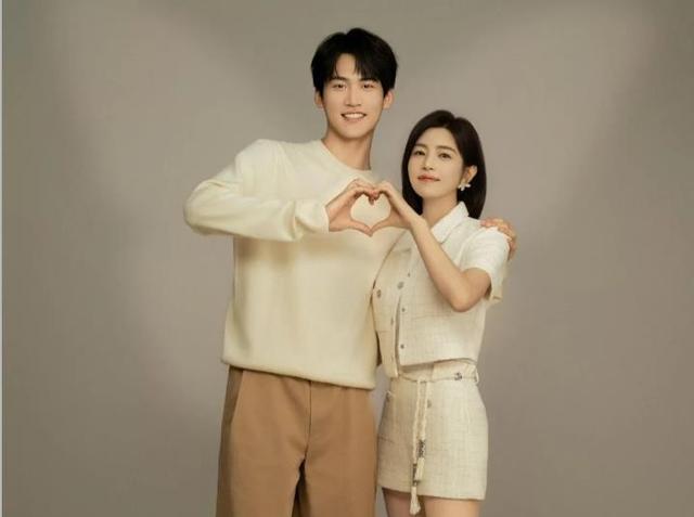 陈妍希婚内出轨被实锤!与小19岁男友出席活动,终究是陈晓错付了