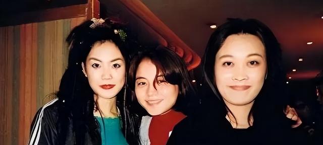 事实证明,“闷声干大事”的窦靖童,已经走上星二代的另一条大道