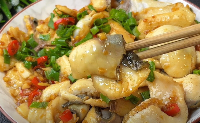 人老了最怕“老年痴呆”，建议常吃3种食物，补脑强身，不忘事