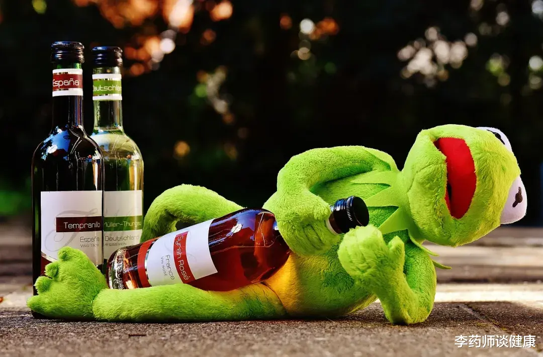 重磅！JAMA：酗酒者改为适度饮酒，10年后心血管事件发生率降低23%！