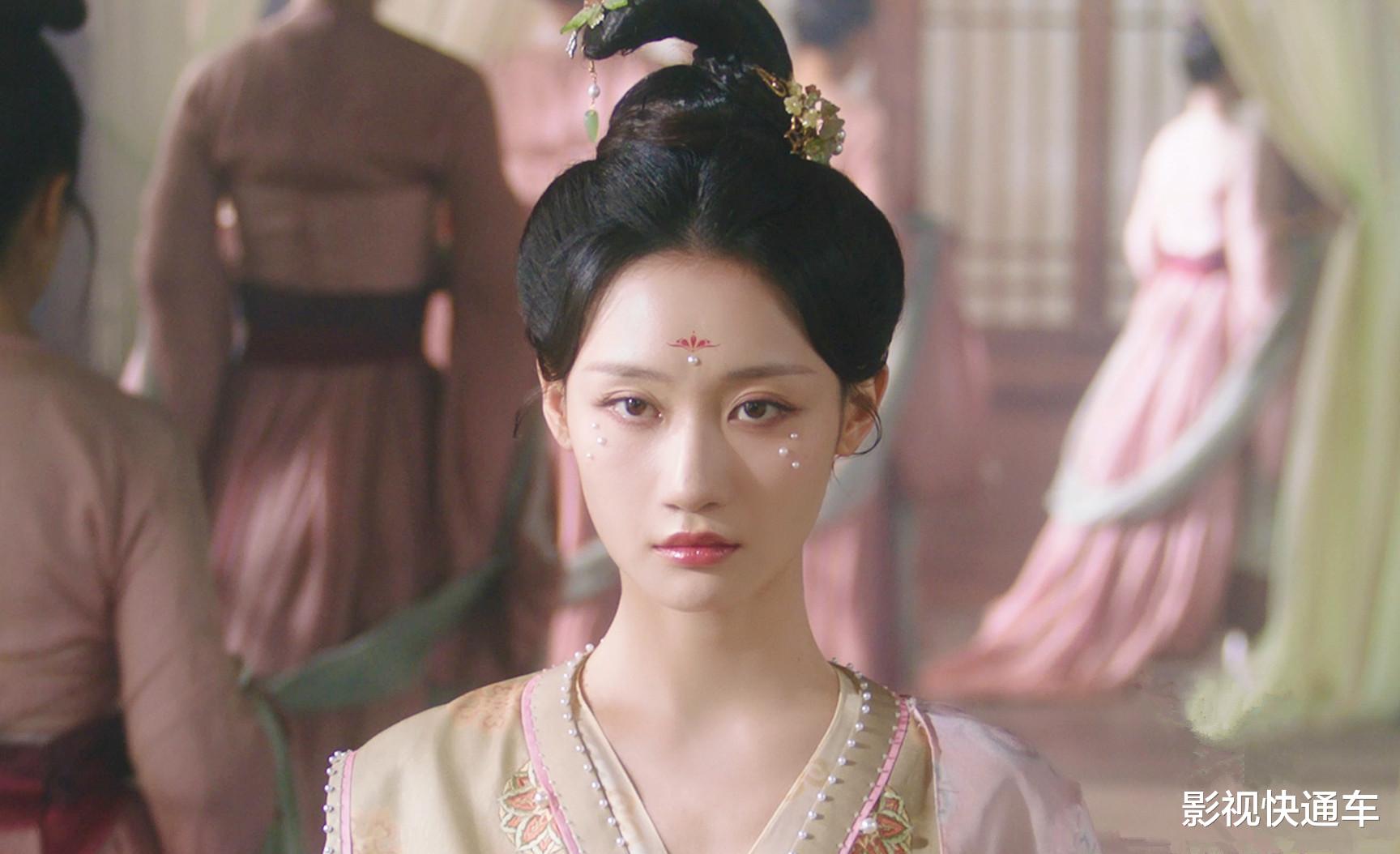 爱奇艺首播！新古装复仇剧来袭，飒爽女将军×傀儡太子，相爱相杀