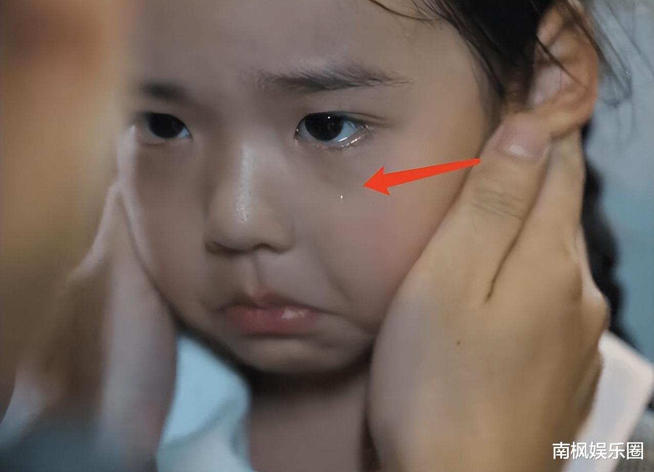 梅婷女儿进军电影圈!11岁快快继承妈妈美貌,母女俩如粘贴复制