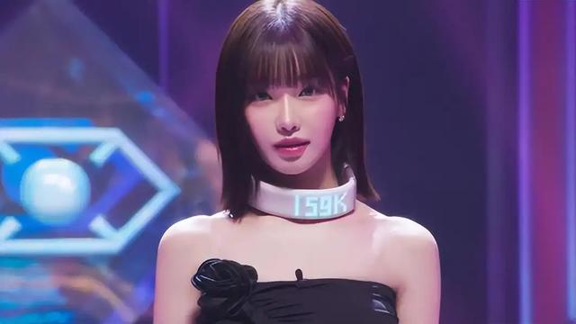 他是亚洲王子,用药过度致脸变形,如今家里最值钱东西是一双拖鞋