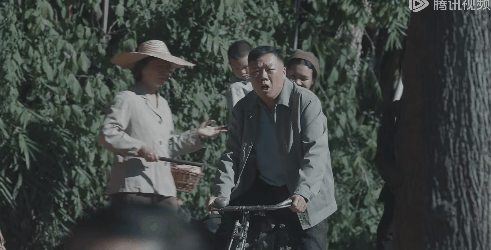 收视率破1.7，《新闻联播》花21秒强推，央视这部黑马大剧开播就炸了