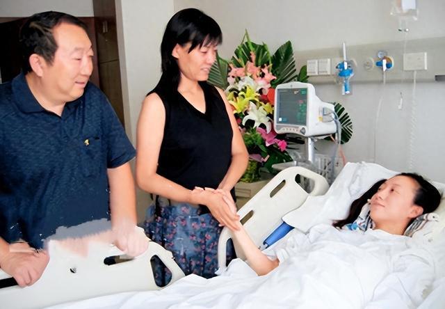 张艺谋：我最愧疚的不是巩俐，更不是陈婷，而是为我终身瘫痪的她