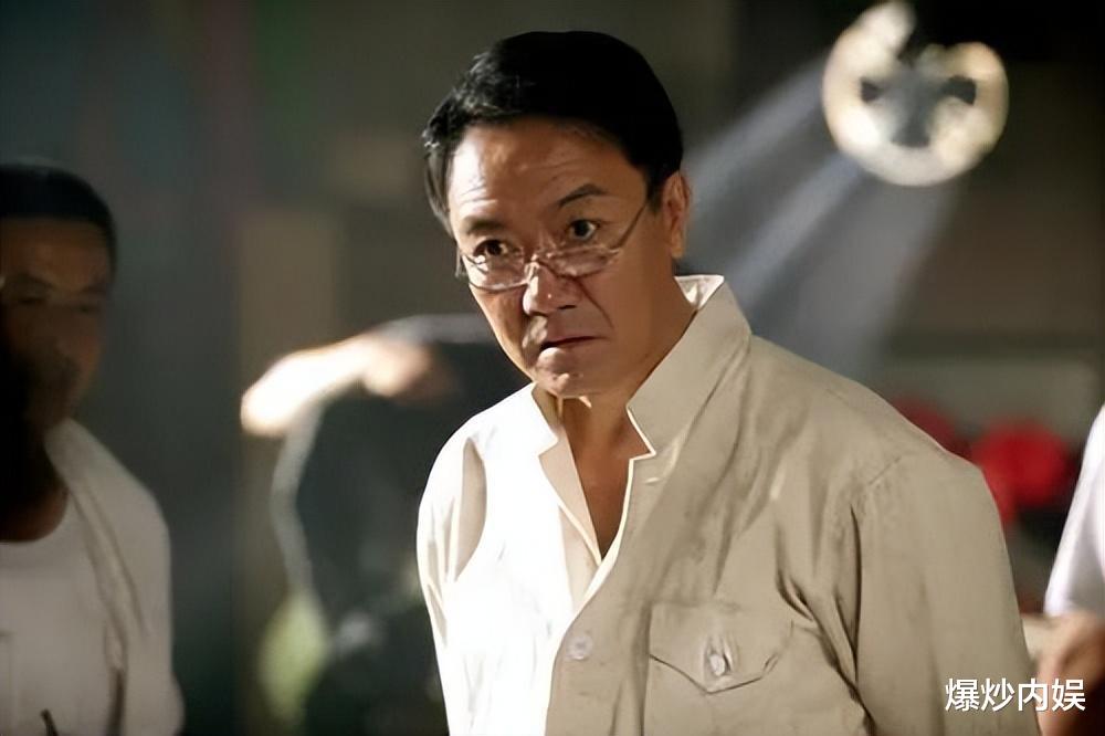 儿子30年的报复让他遗憾终生,抛弃24年原配,迎娶小娇妻