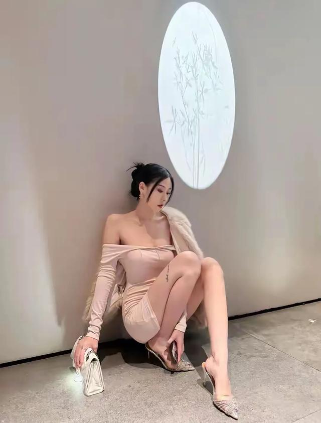 性感妩媚妖娆美丽的姐姐