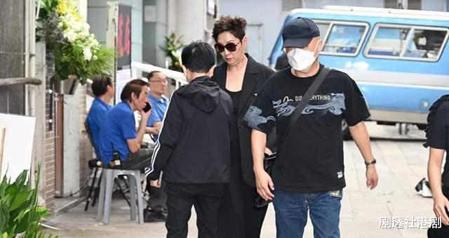 一路走好！徐少强夫妇在香港举办丧礼，旧爱雪梨放下恩怨现身灵堂