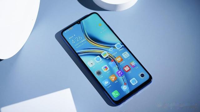 近期手机怎么选？看这三款机型就够了，最低999元起步