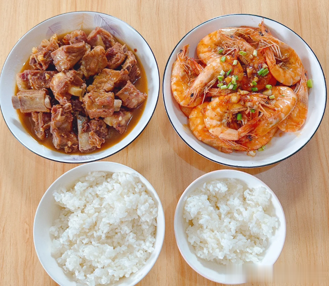 女子晒离婚后和儿子的伙食,引起热议,网友:没有对比就没有伤害