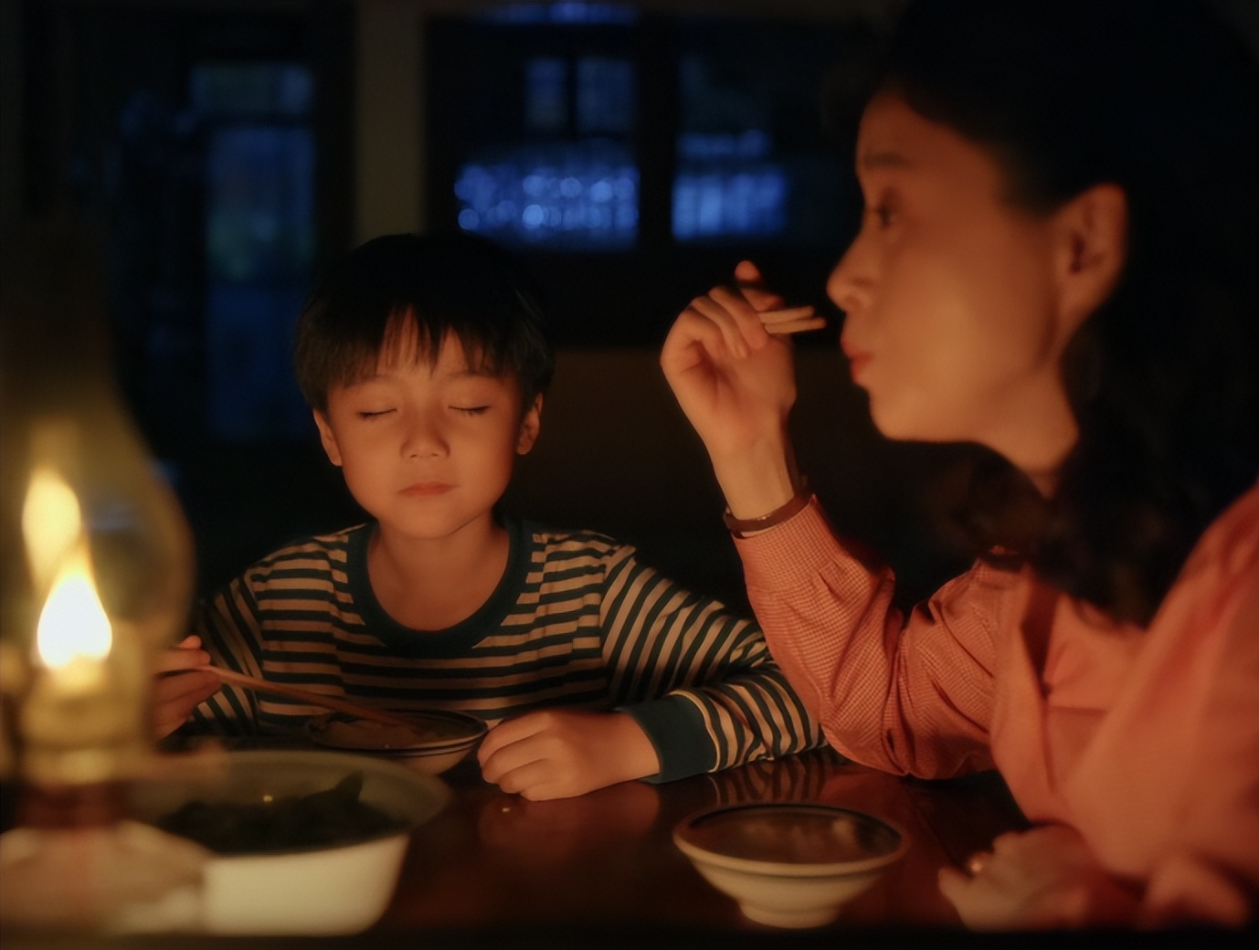 吃得越狠,演技越稳!蒋欣吃面条,扯下多少演员的“遮羞布”