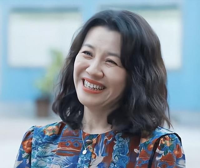 给《迎风的青春》排座次,曾黎排最后,第二贾冰,第一名没有争议