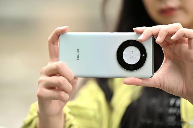 荣耀X50 vs 荣耀100：谁才是性价比之王？