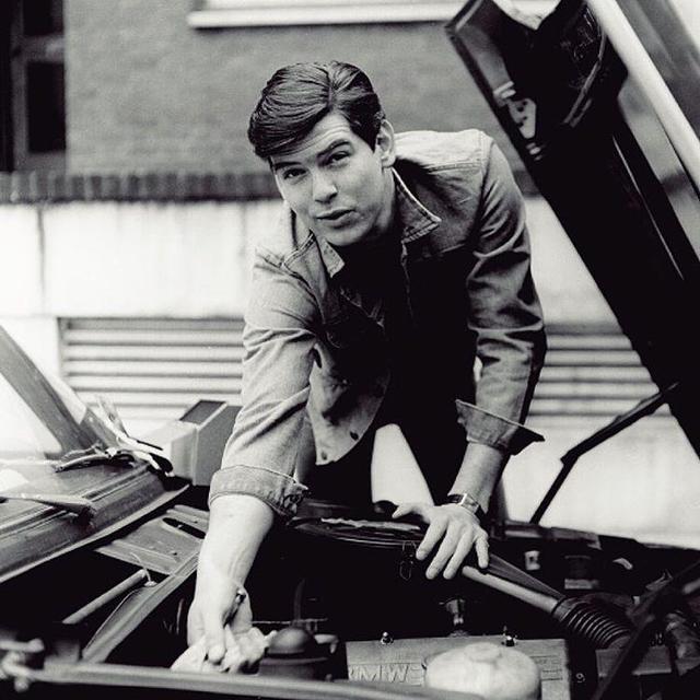 “帅气007”布鲁斯南:宠妻28年,宠到260多斤不让减肥,婚姻幸福