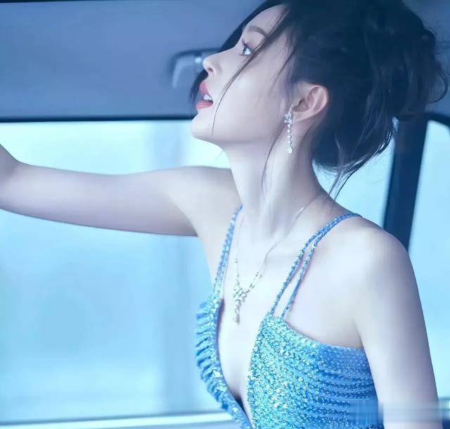 蓝色妖姬张天爱,每一张都让人心跳爆表