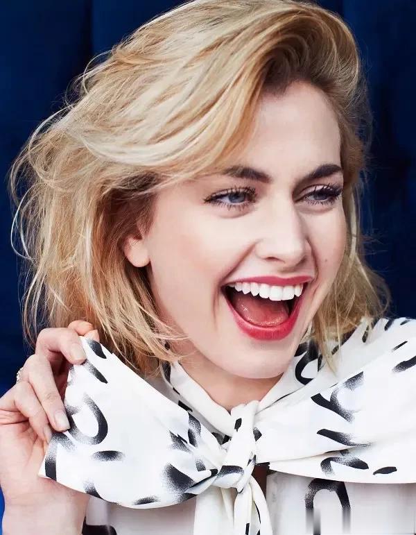 就是她,迷人的日不落帝国之花-斯蒂芬妮·马蒂尼